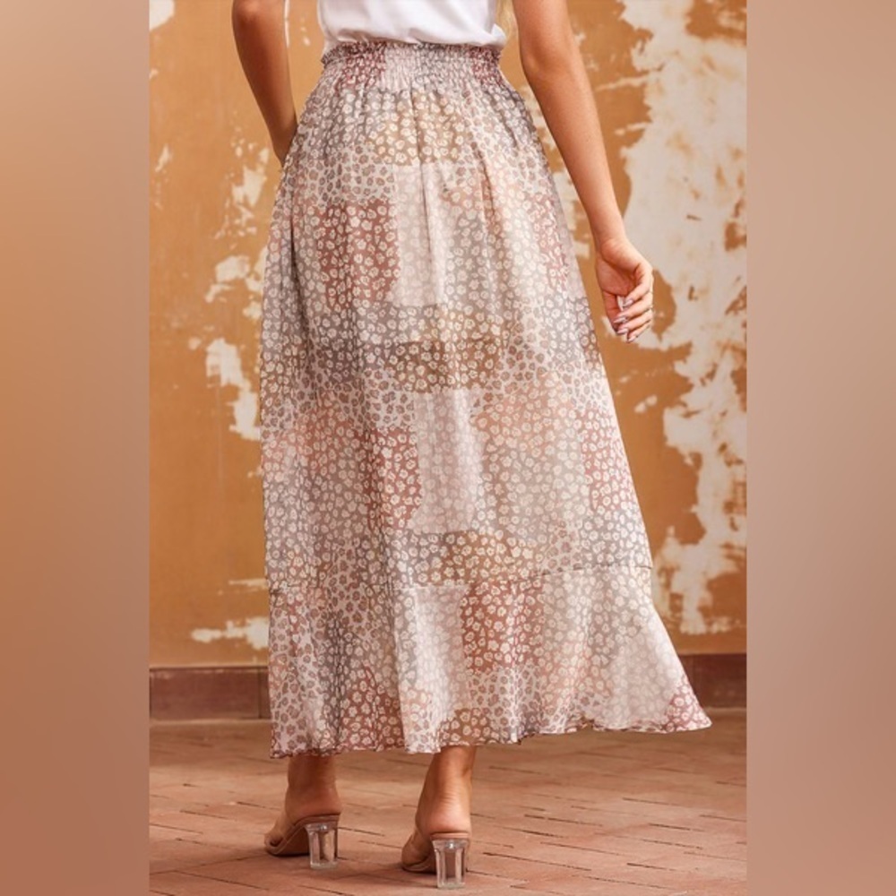 NWOT beautiful Boho style floral print tiered flow dress elastic waistband small